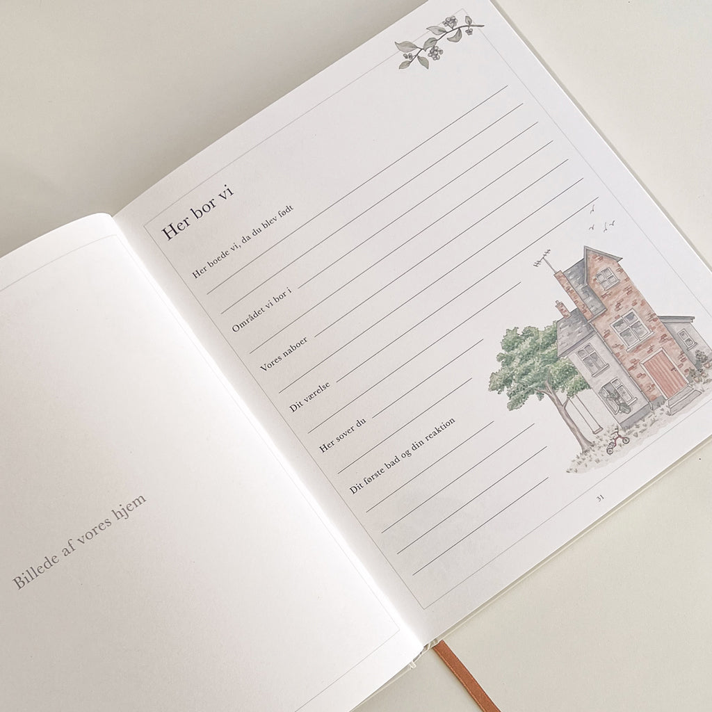 Baby's First Year Book - Danish