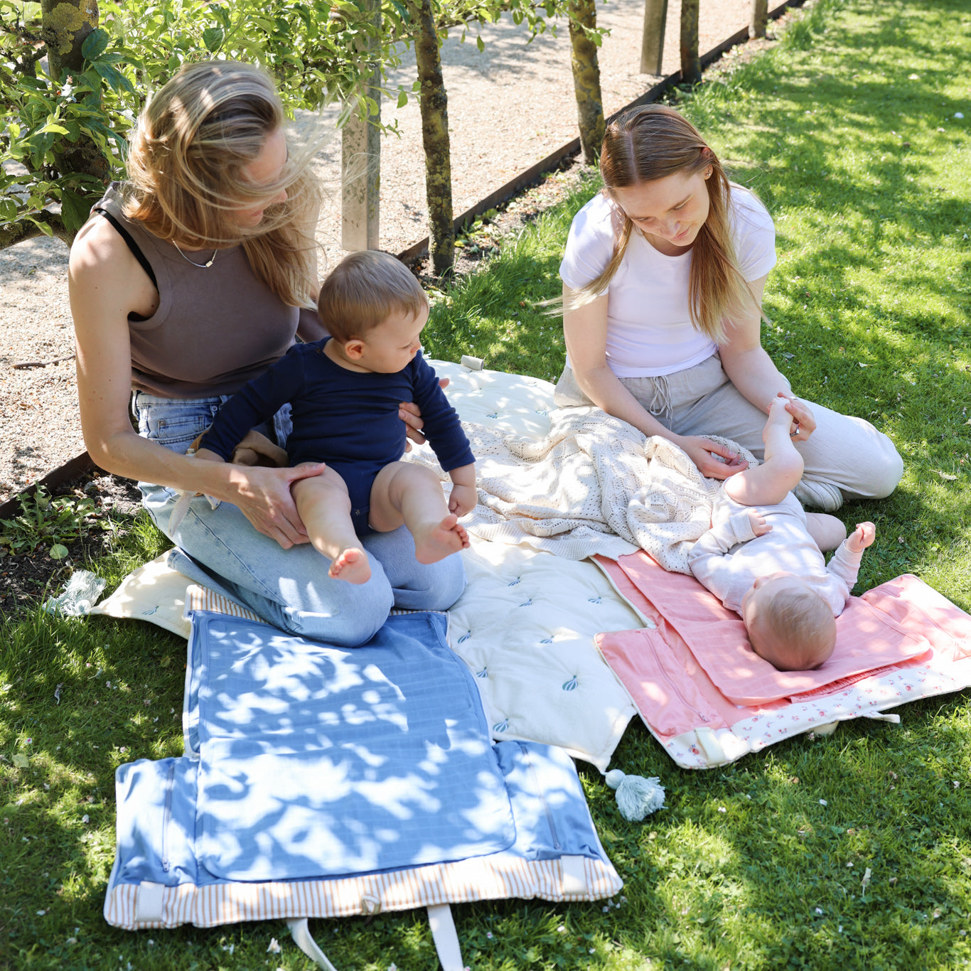 Fold-Out Changing Bag - OCS - Oatfield