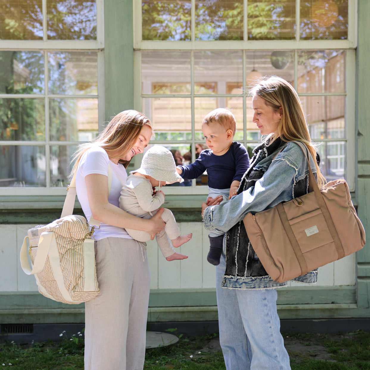 Fold-Out Changing Bag - OCS - Camel